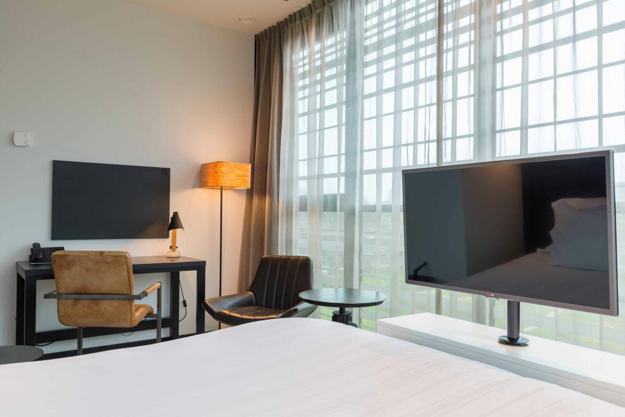 Deluxe Room 1 Double Bed,1746960017:JPEG